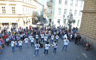 Pomozte nám zachovat kouzlo Pilsen Busking Festu – Podpořte kulturní svobodu a umění na ulicích!
