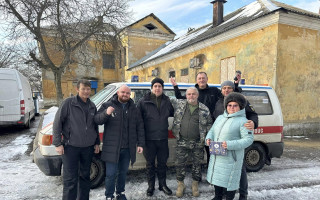 Sanitky pro ukrajinskou frontu