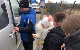 Pomozte s odvozem ukrajinských rodin do bezpečí
