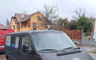 Sanitky pro ukrajinskou frontu